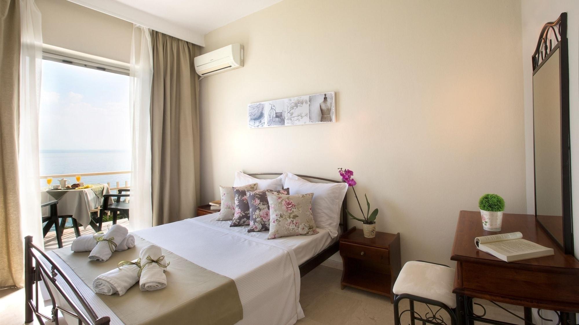Aurora Beach Hotel Agios Ioannis Peristerion Dış mekan fotoğraf