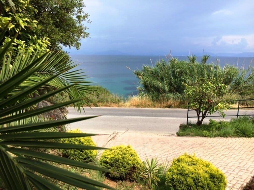 Aurora Beach Hotel Agios Ioannis Peristerion Dış mekan fotoğraf