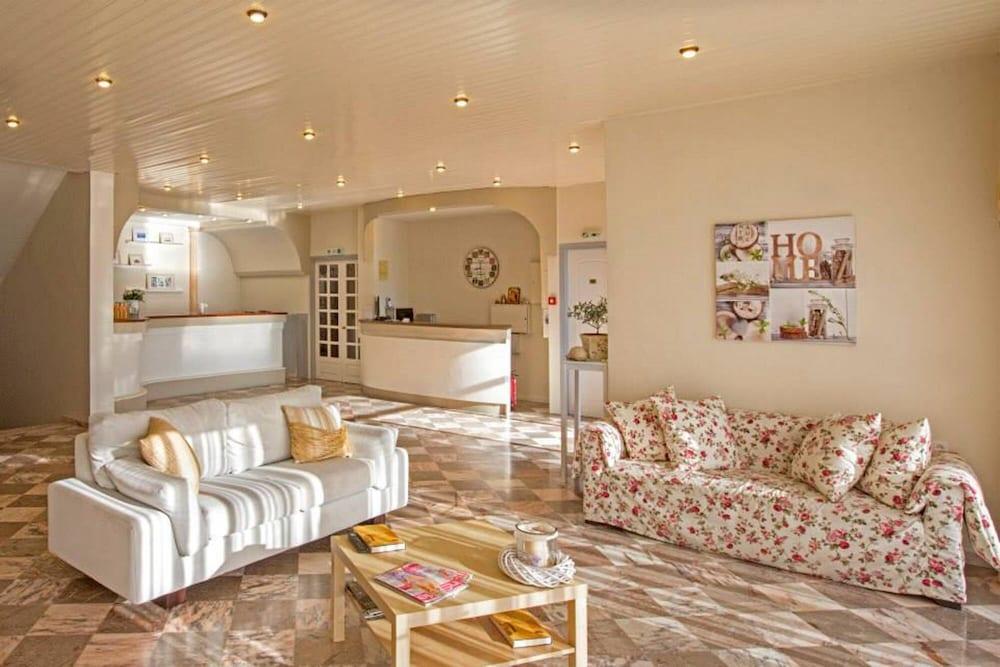 Aurora Beach Hotel Agios Ioannis Peristerion Dış mekan fotoğraf