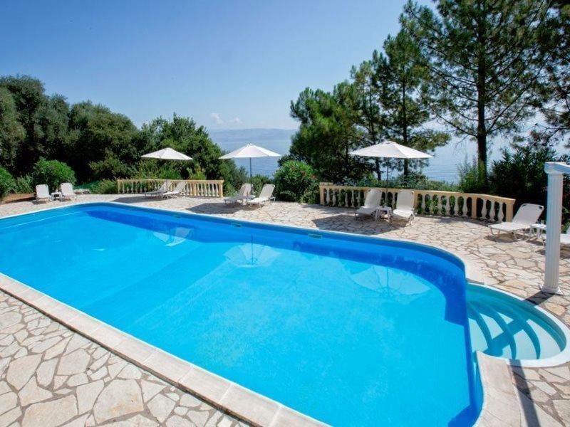 Aurora Beach Hotel Agios Ioannis Peristerion Dış mekan fotoğraf