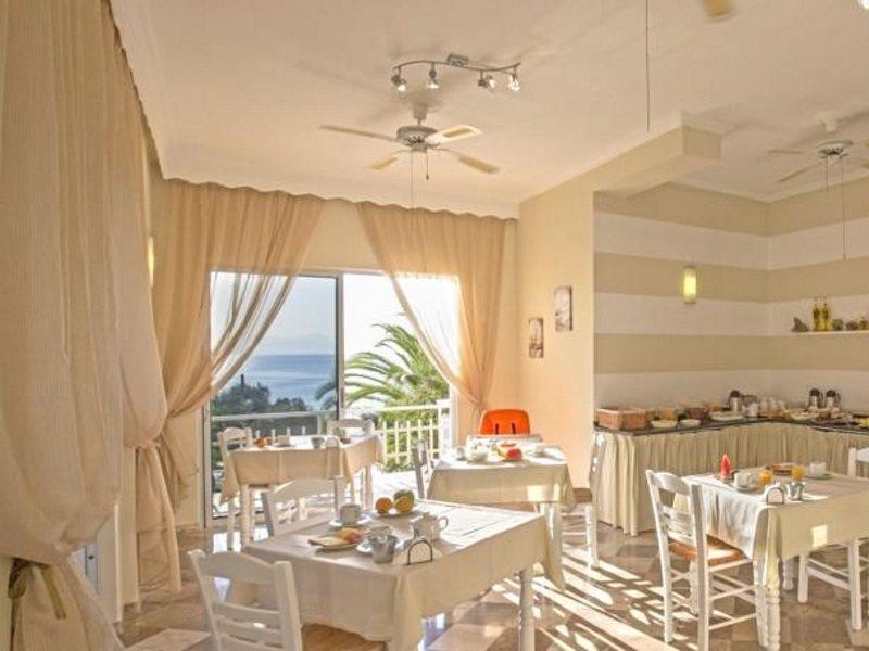 Aurora Beach Hotel Agios Ioannis Peristerion Dış mekan fotoğraf